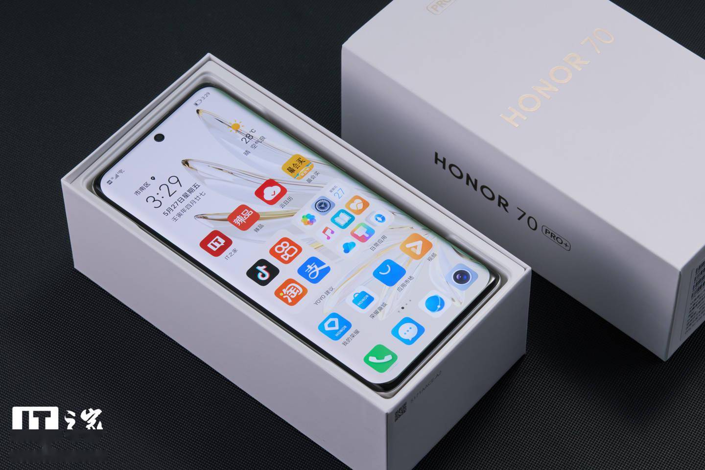 【IT之家开箱】荣耀 70 Pro / Pro+ 图赏