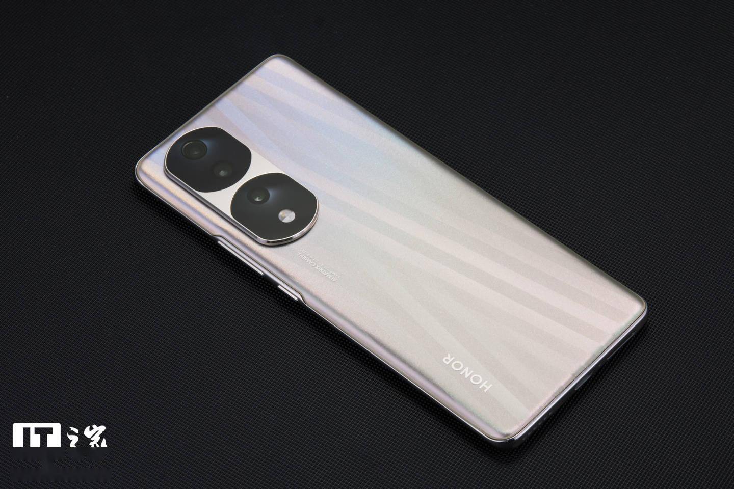 【IT之家开箱】荣耀 70 Pro / Pro+ 图赏