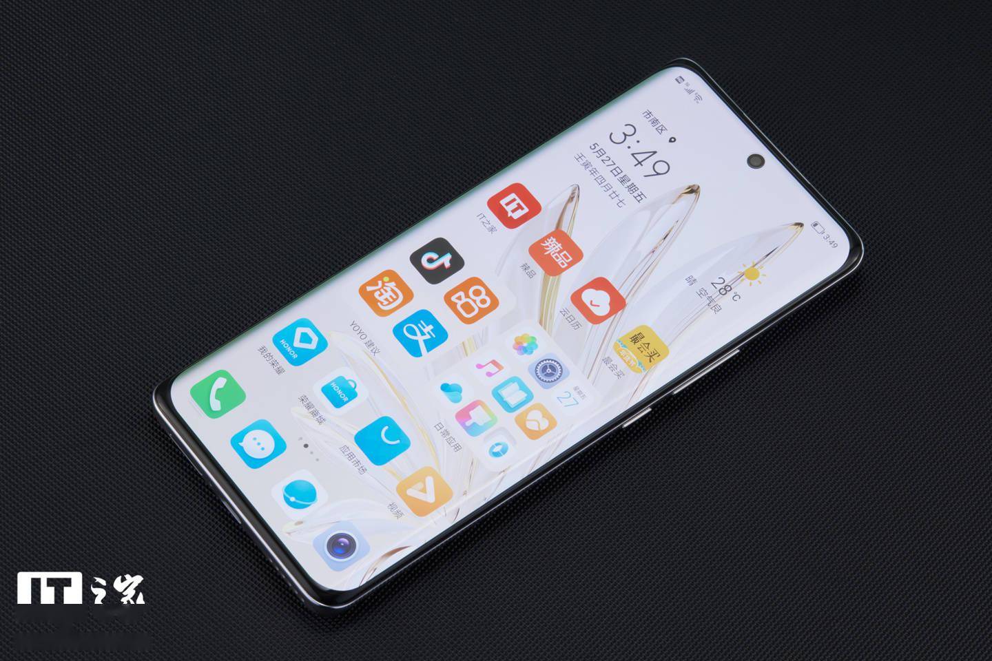 【IT之家开箱】荣耀 70 Pro / Pro+ 图赏