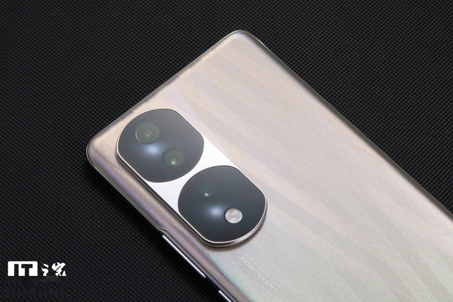 【IT之家开箱】荣耀 70 Pro / Pro+ 图赏