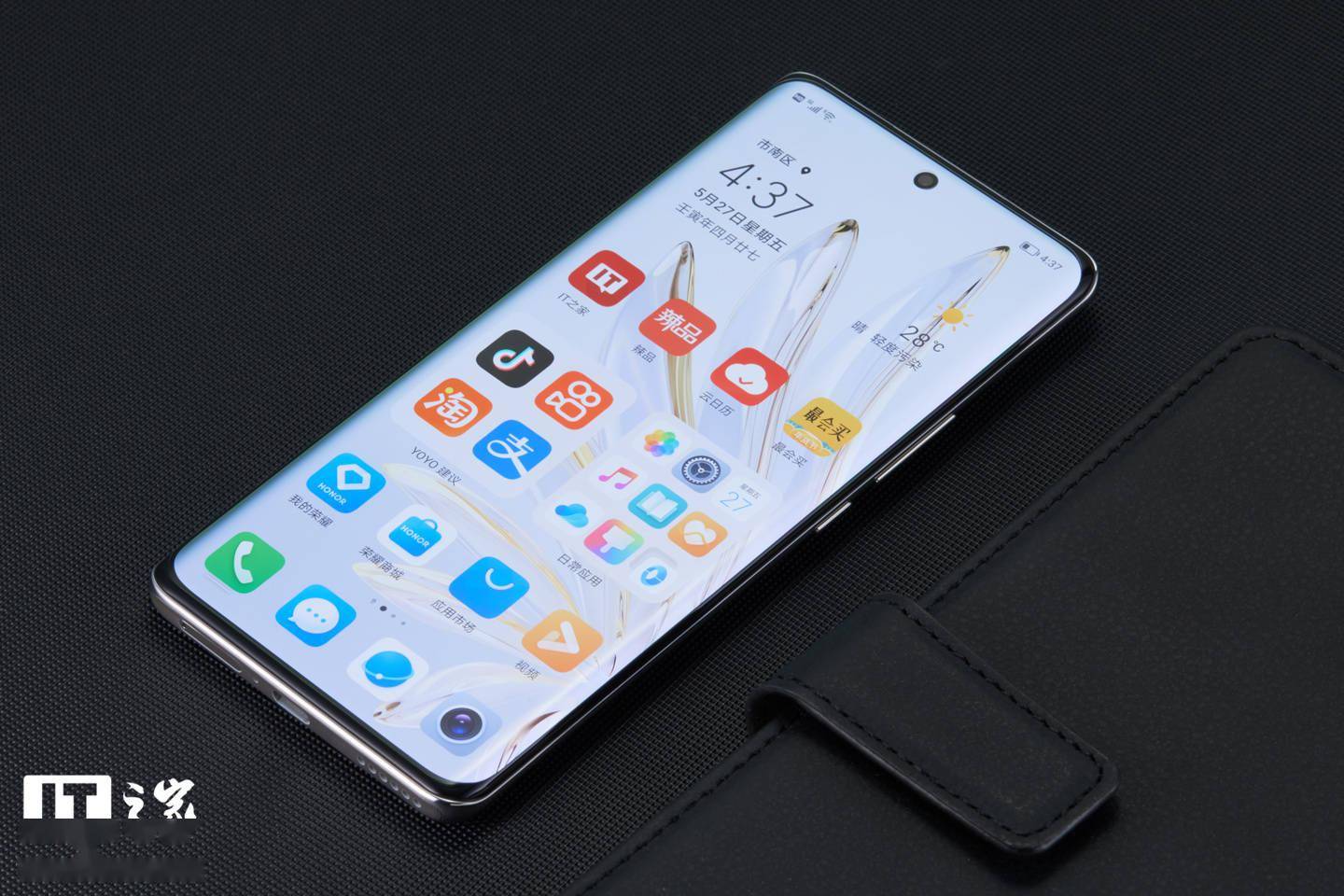 【IT之家开箱】荣耀 70 Pro / Pro+ 图赏