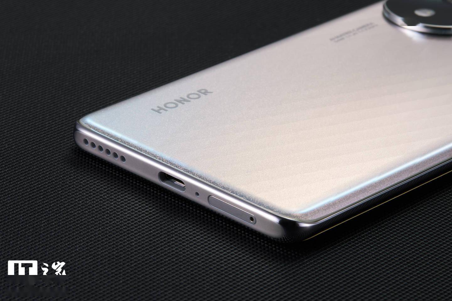 【IT之家开箱】荣耀 70 Pro / Pro+ 图赏