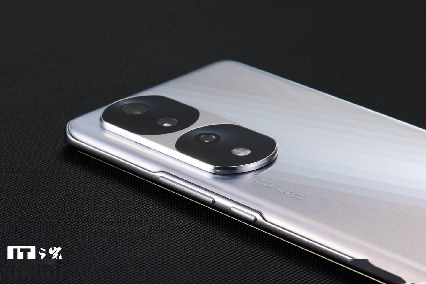 【IT之家开箱】荣耀 70 Pro / Pro+ 图赏