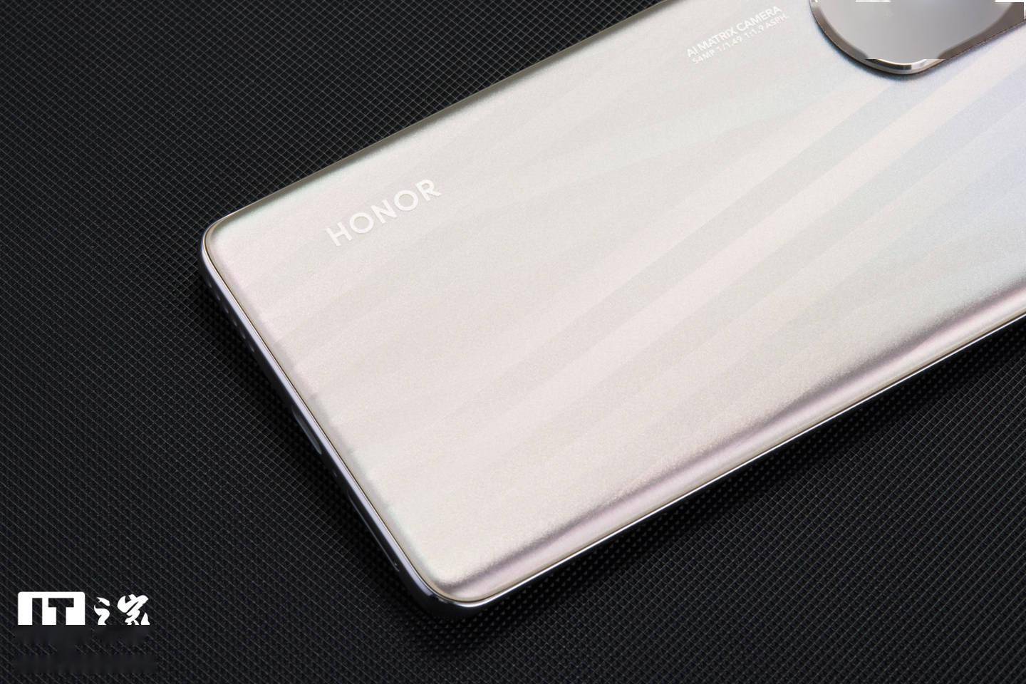 【IT之家开箱】荣耀 70 Pro / Pro+ 图赏