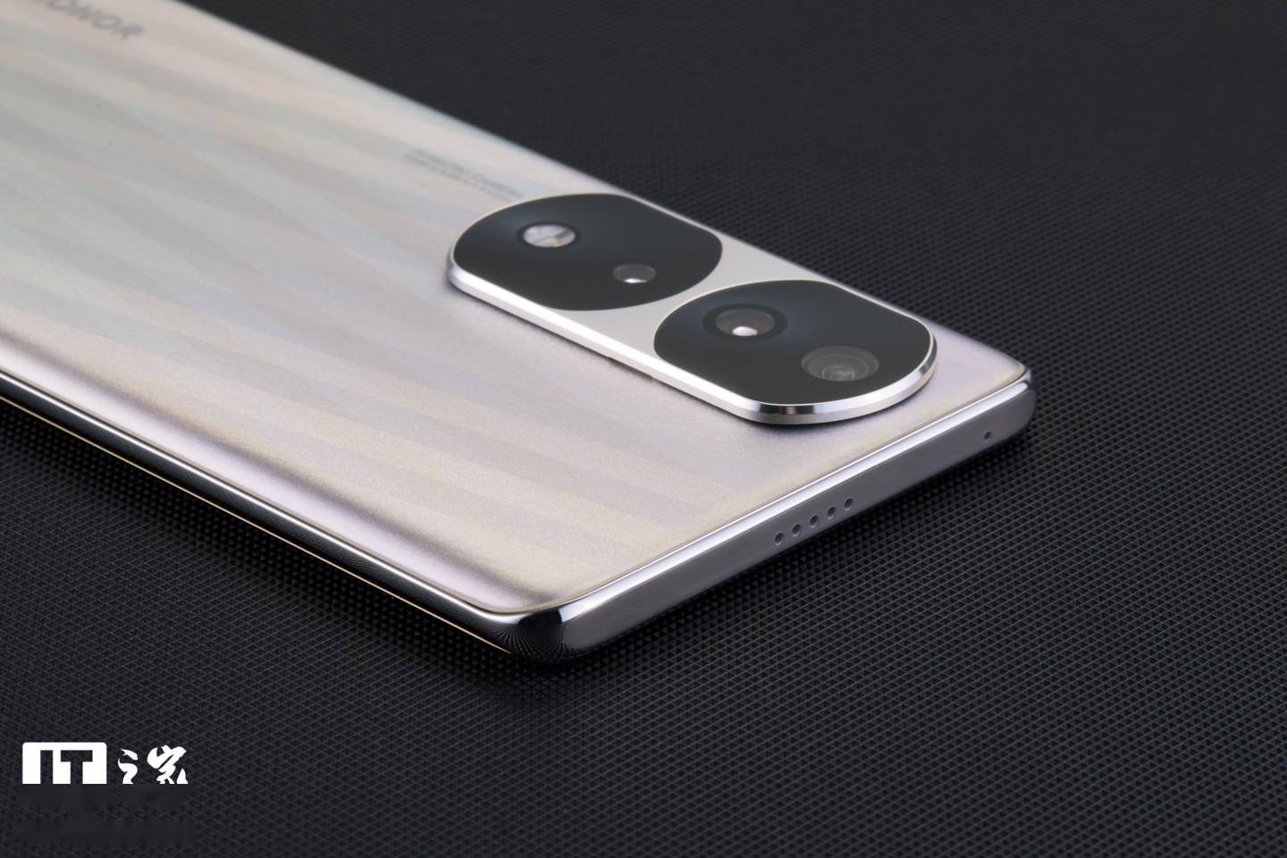 【IT之家开箱】荣耀 70 Pro / Pro+ 图赏