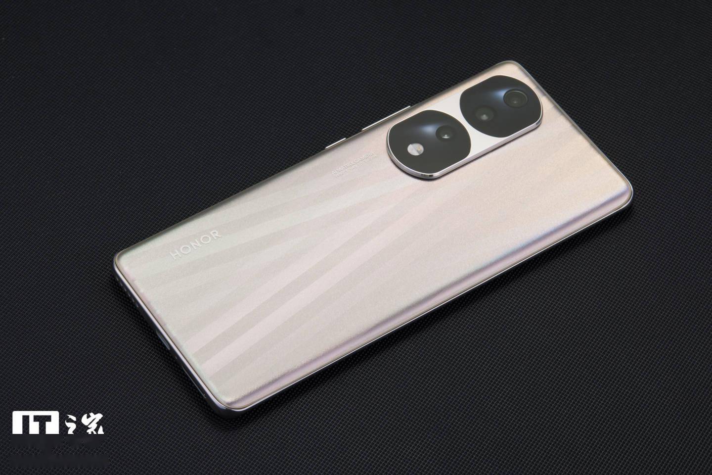 【IT之家开箱】荣耀 70 Pro / Pro+ 图赏