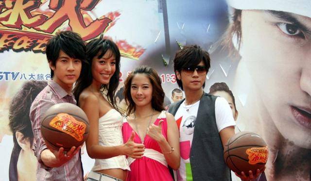 《篮球火》当年看尬到不行<strong></p>
<p>全球火币网官网</strong>，却暗藏很多人为梦想付出的青春