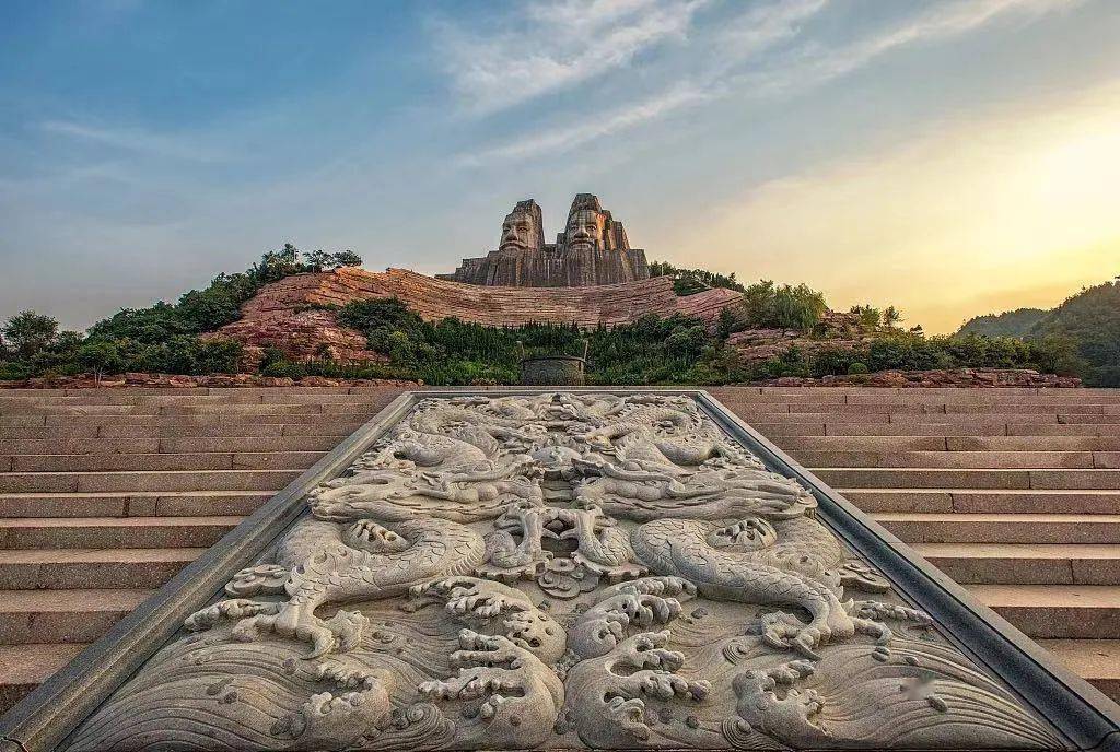 跟着纪念币去旅游 | 热火河南<strong></p>
<p>币先生</strong>，币上游