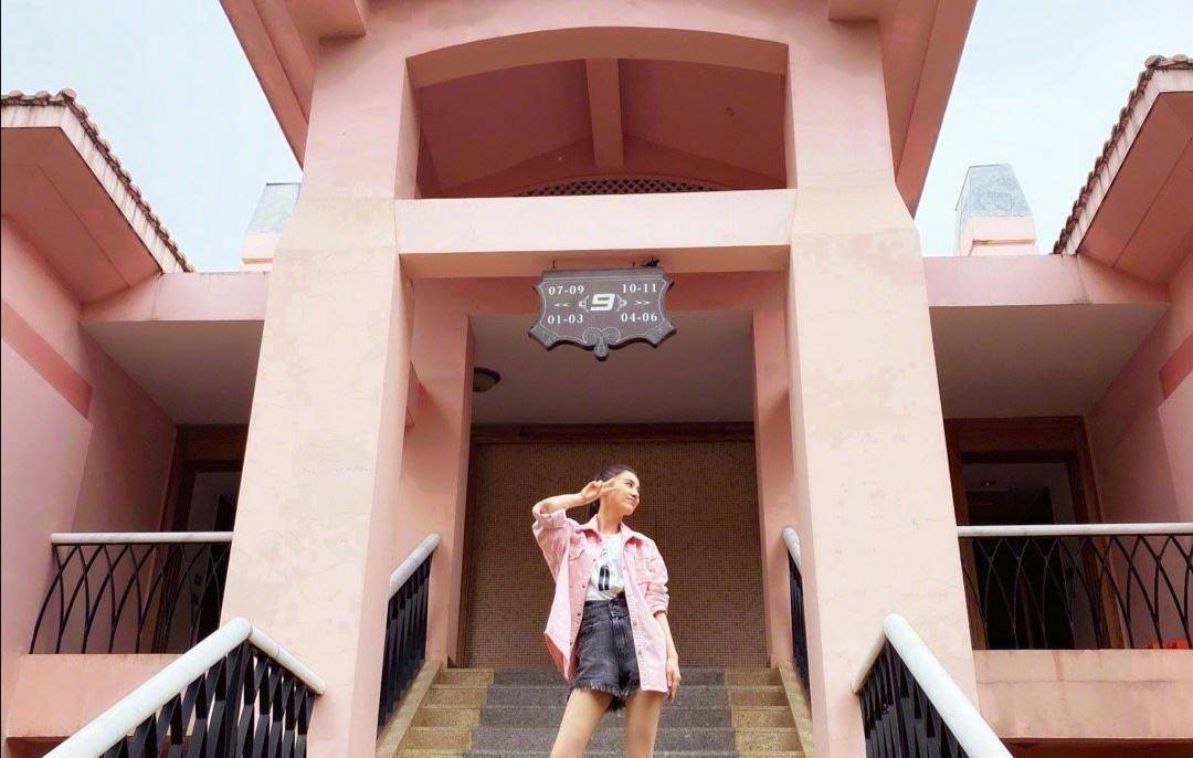 《姐姐》宿舍背景曝光<strong></p>
<p>恒币网</strong>，是当地奢华酒店，最贵房间8888网民币一晚