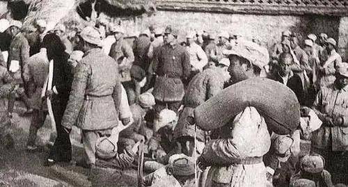 山西老农拿出一张欠条<strong></p>
<p>一千万法币</strong>，跟政府索要1100万法币，最后政府全额奉还