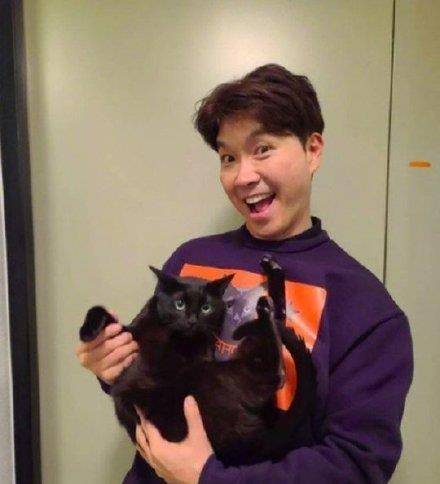 朴秀洪是被家族拖累的喜剧人<strong></p>
<p>洪币在哪买</strong>！他父母到底错在哪？网友：真惨！