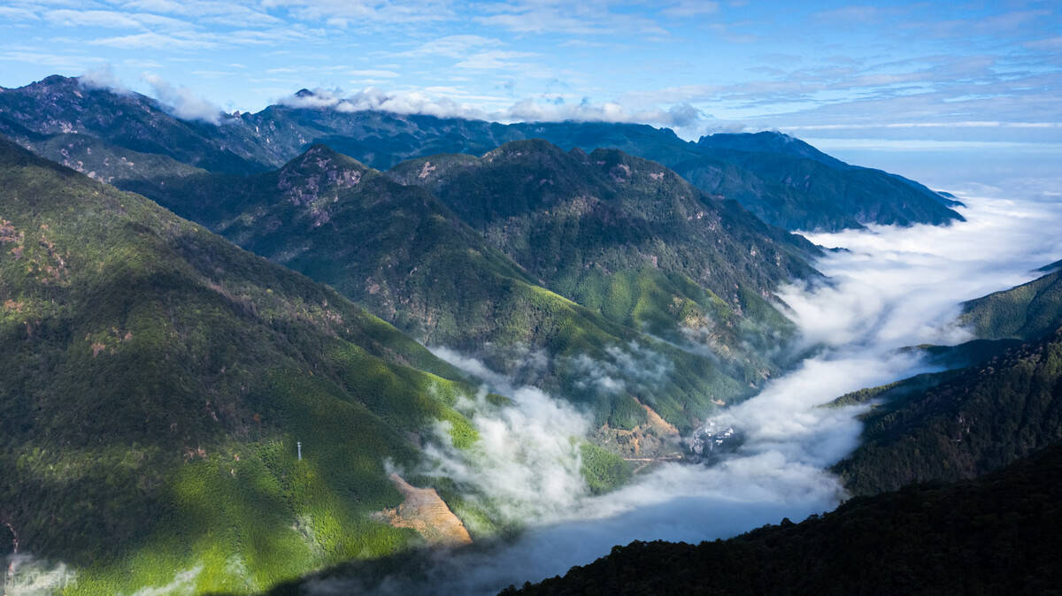 闲来戏作话《四居》——《山居》《村居》《城居》《闲居》
