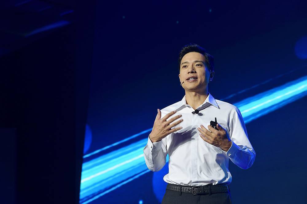 封面科技·周报 |比尔·盖茨称ChatGPT像互联网的发明一样重要；美团黑珍珠餐厅指南进入增长期