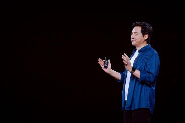封面科技·周报 |比尔·盖茨称ChatGPT像互联网的发明一样重要；美团黑珍珠餐厅指南进入增长期