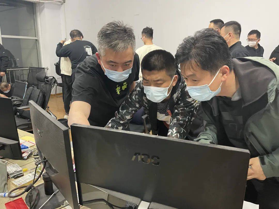 国内首例<strong></p>
<p>网上美股交易</strong>！山东警方破获一起擅自设立证券机构交易美股证券业务案件！