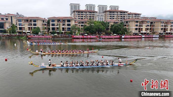 福建沙县：两岸同胞龙舟竞渡迎端午