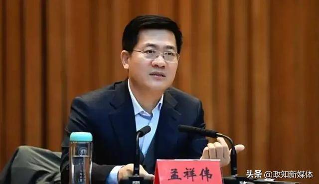 跨省履职5年后<strong></p>
<p>三货币对冲套利ea</strong>，他成为副省级城市市委副书记