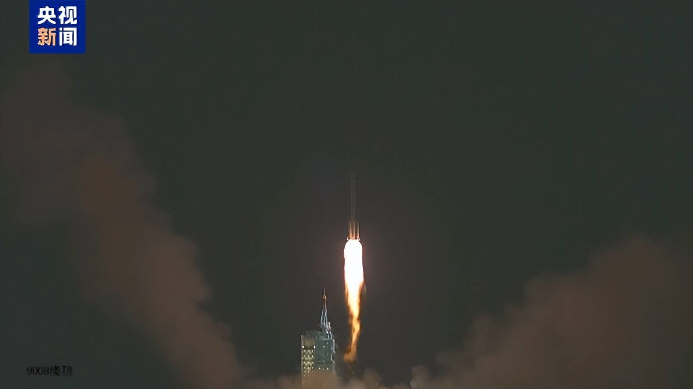 “90后”初上太空！“敦煌的女儿”樊锦诗现身出征仪式<strong></p>
<p>bch币</strong>，见证神舟十九号发射高燃瞬间