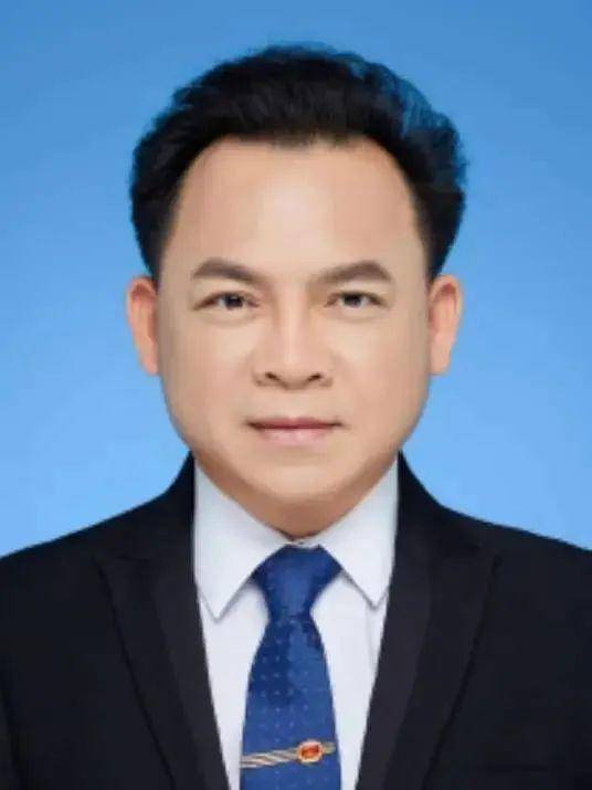 卸任市委书记3天后<strong></p>
<p>国债etf交易规则</strong>，55岁的他任省政府党组成员！