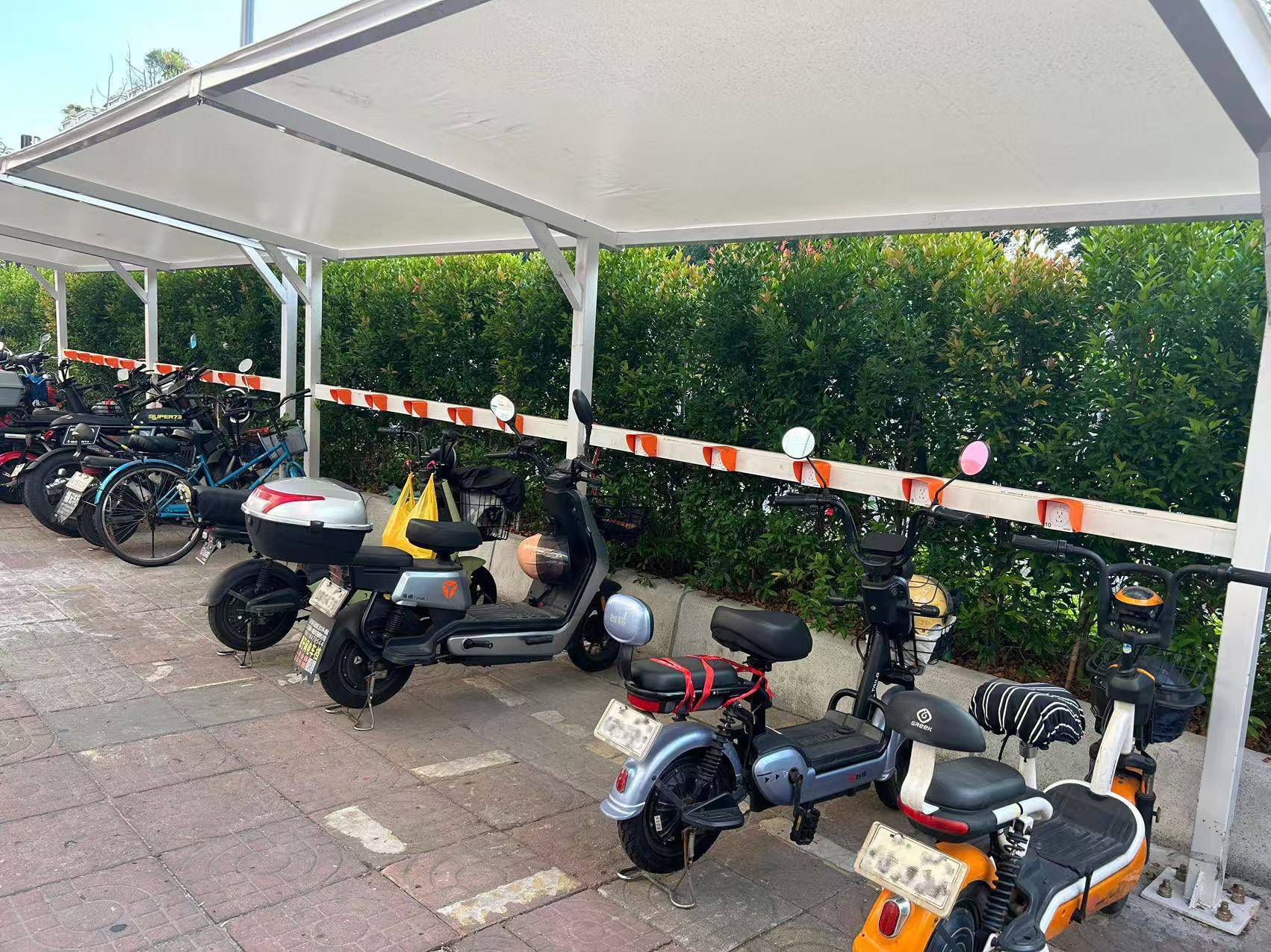 骑电动自行车<strong></p>
<p>teecoin货币交易中心</strong>，我有多“尴尬”：走哪，停哪，咋充电