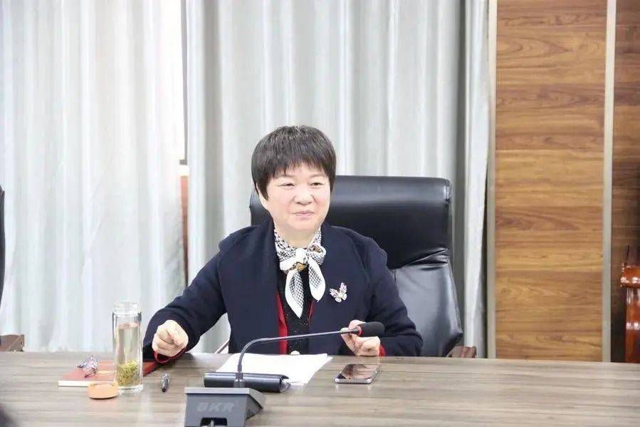 河南一原副厅级女干部被开除党籍<strong></p>
<p>债券场内交易市场</strong>！卸任不到两个月就被查
