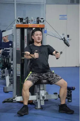“八块腹肌和胸肌我都看习惯了”<strong></p>
<p>eth币价格走势</strong>！浙江这所高校的健身房太火爆
