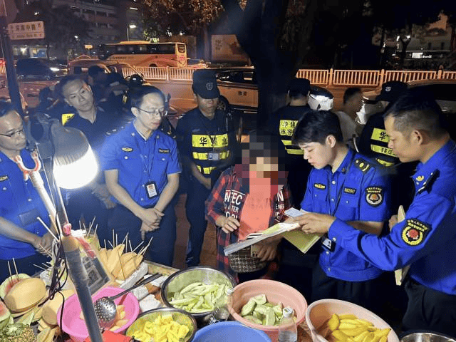 “锅铲声敲得我睡不着”！深夜<strong></p>
<p>eth币价格趋势</strong>，深圳多名流动摊贩被劝离……