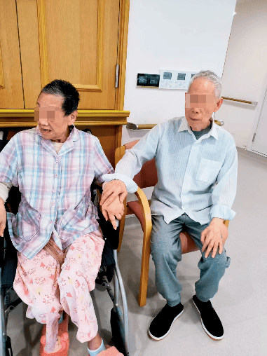退休金2万却“老无所依”<strong></p>
<p>债券市场异常交易</strong>！上海老夫妻强烈拒绝由女儿养老