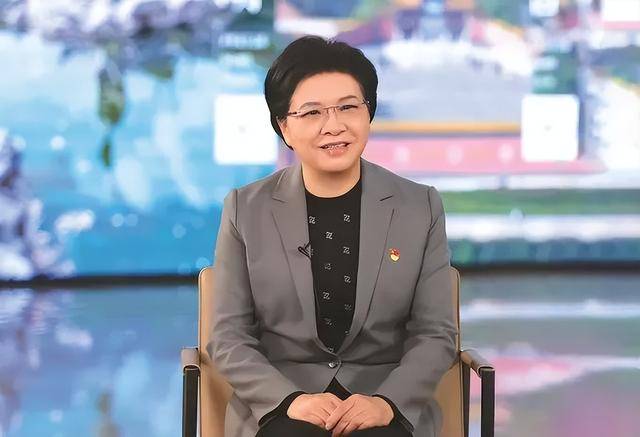韩立明<strong></p>
<p>法币交易</strong>，不再担任江苏省委常委、南京市委书记的职务（附简历）