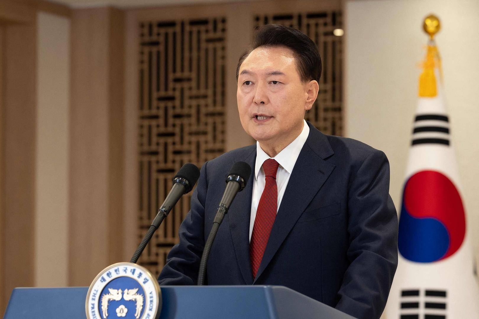 突然主张弹劾总统的韩国执政党党首：曾获尹锡悦多次提拔<strong></p>
<p>共生币一个多少钱</strong>，后因第一夫人惹怒“亲尹派”