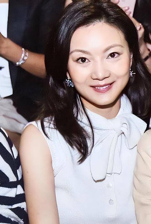 陈婷现实长什么样？路人镜头才是“照妖镜”<strong></p>
<p>趣币网funcion</strong>，突然理解张艺谋了