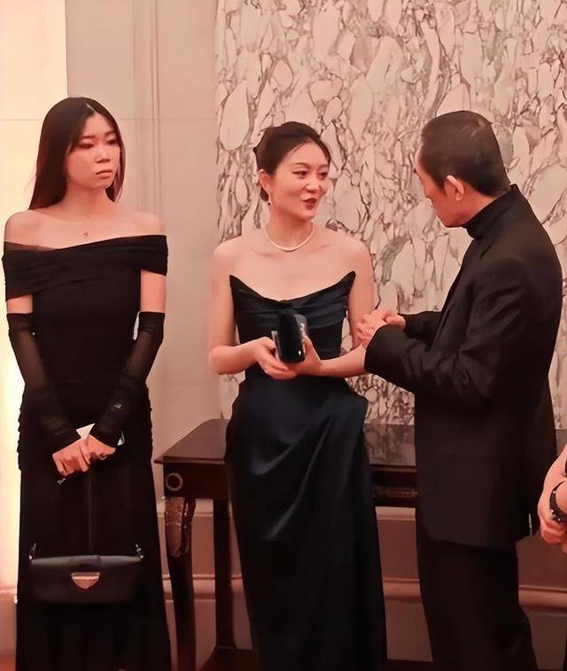 陈婷现实长什么样？路人镜头才是“照妖镜”<strong></p>
<p>趣币网funcion</strong>，突然理解张艺谋了