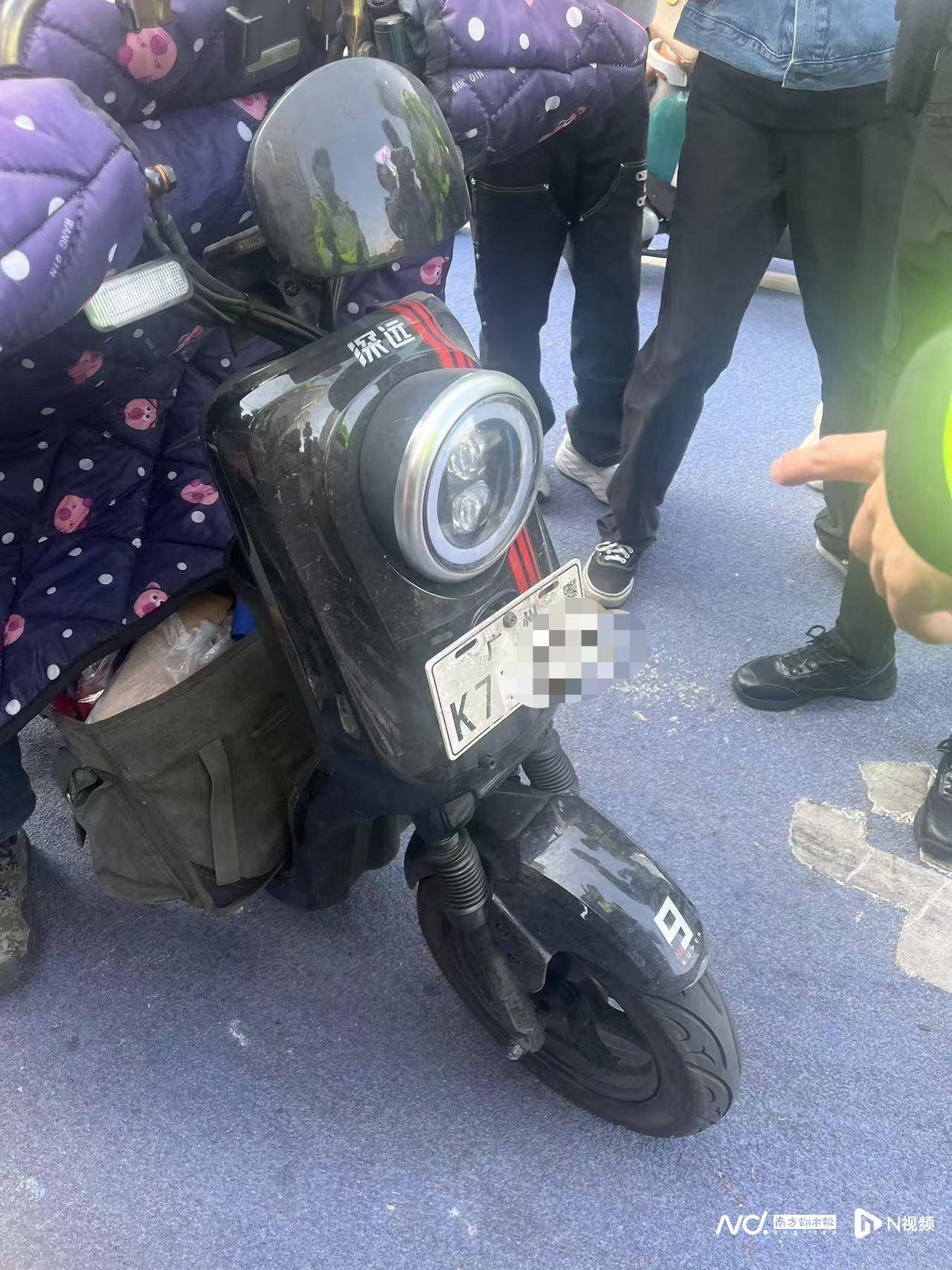 直击广州“电鸡”新规实施首日：无牌上路扣车<strong></p>
<p>炒币暴富的90后</strong>，未戴头盔罚款