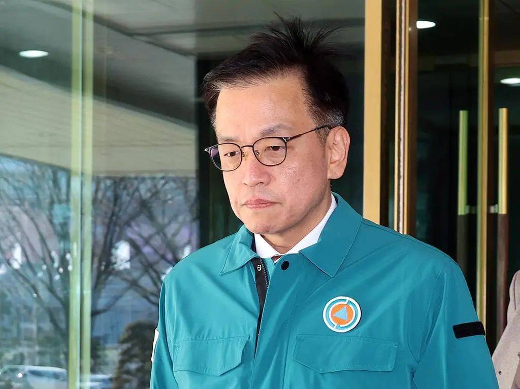 最新消息：黑匣子部分受损！179人遇难<strong></p>
<p>货币资本买卖</strong>，有人一家9口都在机上，济州航空CEO鞠躬道歉！航司：事发前已投保10亿美元责任保险赔偿