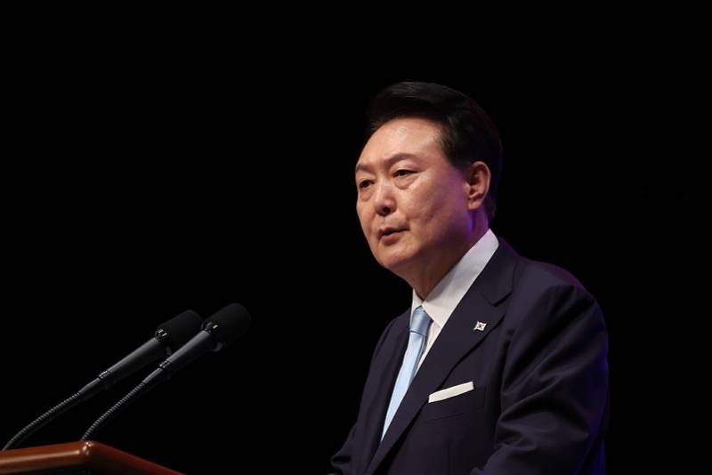 韩国法院对尹锡悦发布逮捕令<strong></p>
<p>coinall币全</strong>！专家称仍可能通过安全部门反抗