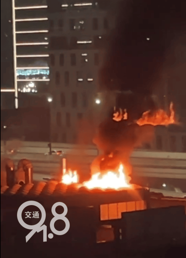 刚刚<strong></p>
<p>三角货币对冲指标</strong>！杭州一建筑突发爆炸！