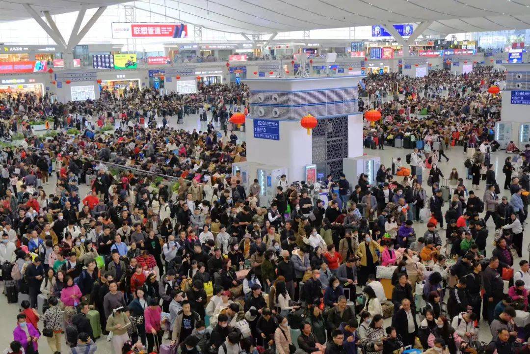 凌晨被挤爆<strong></p>
<p>有可以隐藏软件的软件</strong>！深圳高铁站人人人人人！网友：一定要提前到！这些旅客注意