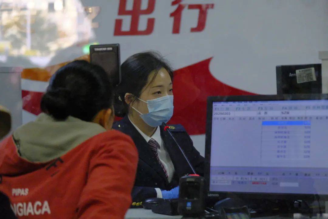凌晨被挤爆<strong></p>
<p>有可以隐藏软件的软件</strong>！深圳高铁站人人人人人！网友：一定要提前到！这些旅客注意