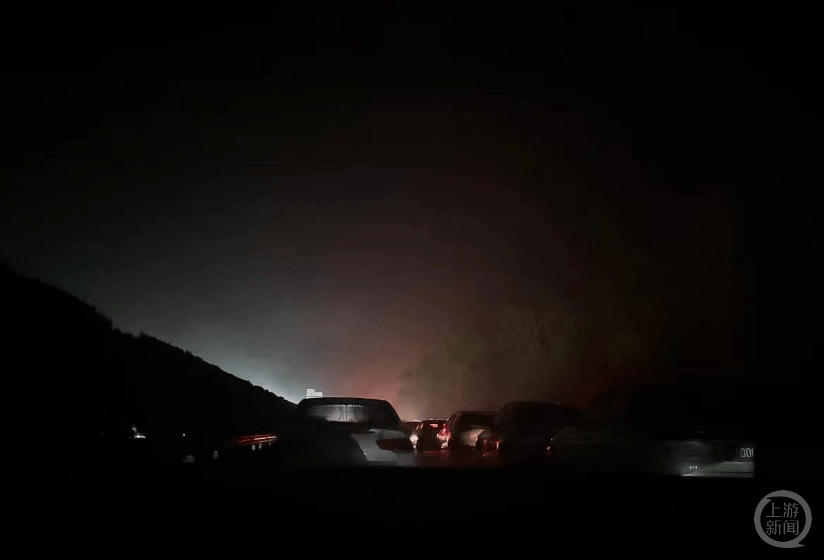 多名车主沪渝高速遭遇严重堵车：有人一晚上开1公里<strong></p>
<p>土耳其货币货币贬值</strong>，有人熄火睡觉被交警叫醒