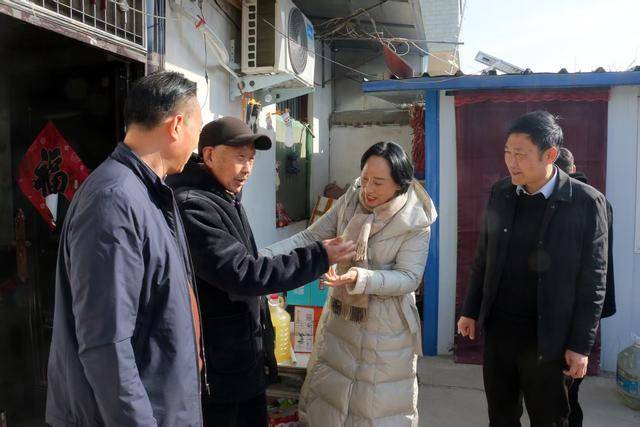 “会”声绘色丨专访周口市人大代表薛华杰：多管齐下 为 “少年的<strong></p>
<p>债券在途交易市场</strong>他” 撑起保护伞