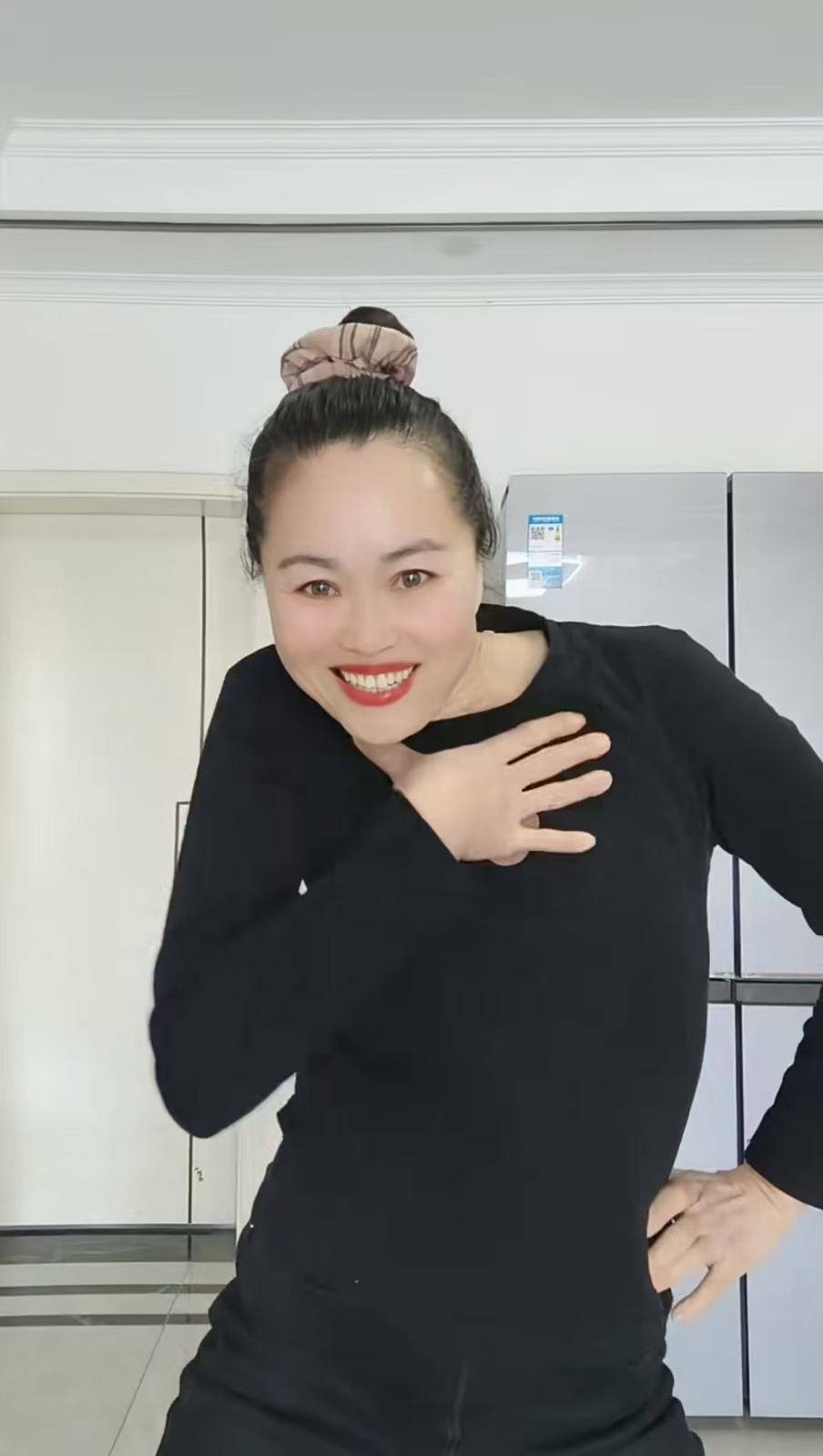 河南52岁阿姨跳“断头舞”走红：一开始是好奇<strong></p>
<p>维特币交易今日价格</strong>，要技巧才有感觉，真不是特效！