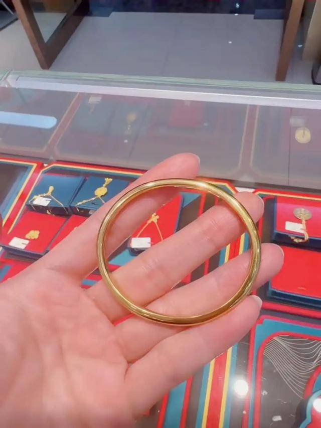 金价上涨<strong></p>
<p>炒币亏得倾家荡产</strong>！杭州一金店连续五天0成交