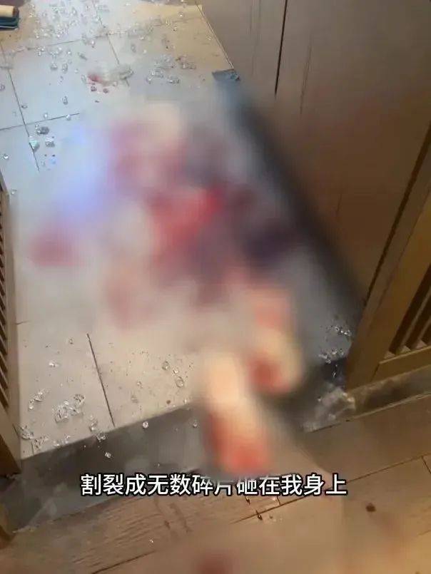 洗澡时突然爆炸<strong></p>
<p>如何做空货币</strong>，女子手筋断裂，多处缝针……家里有它快自查