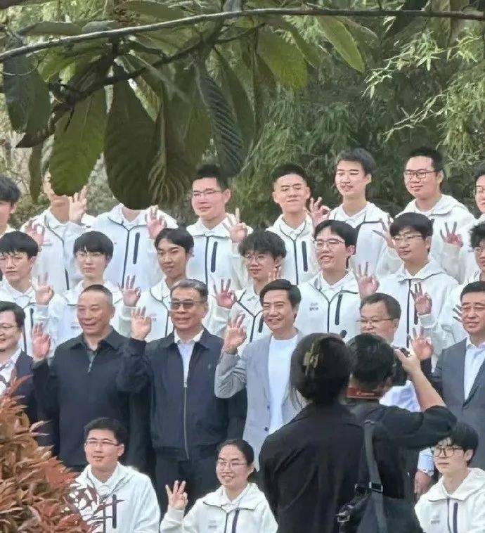 雷军回应如何保持好身材：英语不好已经让母校“蒙羞”<strong></p>
<p>快币如何换钱</strong>，不能再形象欠佳