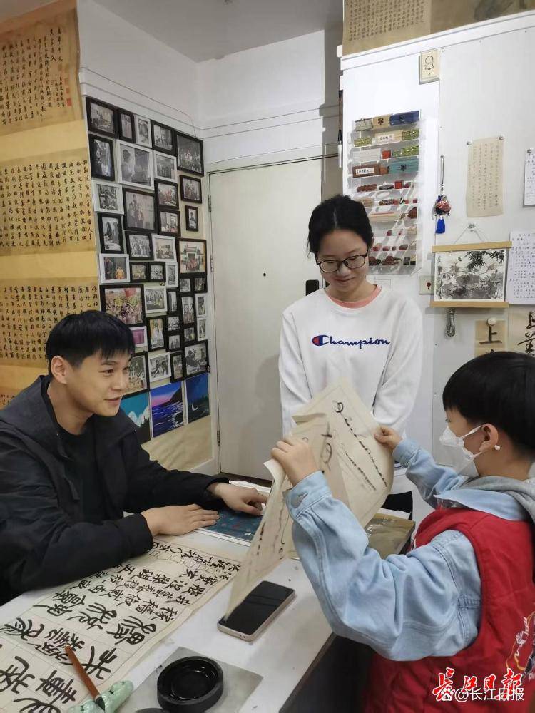 “书法可怡情<strong></p>
<p>主流币如何选</strong>，不能当饭吃”？90后小伙靠它7年还清2000万元巨债