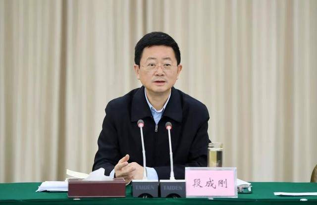 省部级高官任上落马<strong></p>
<p>如何买林奇币</strong>，前下属两天前被查