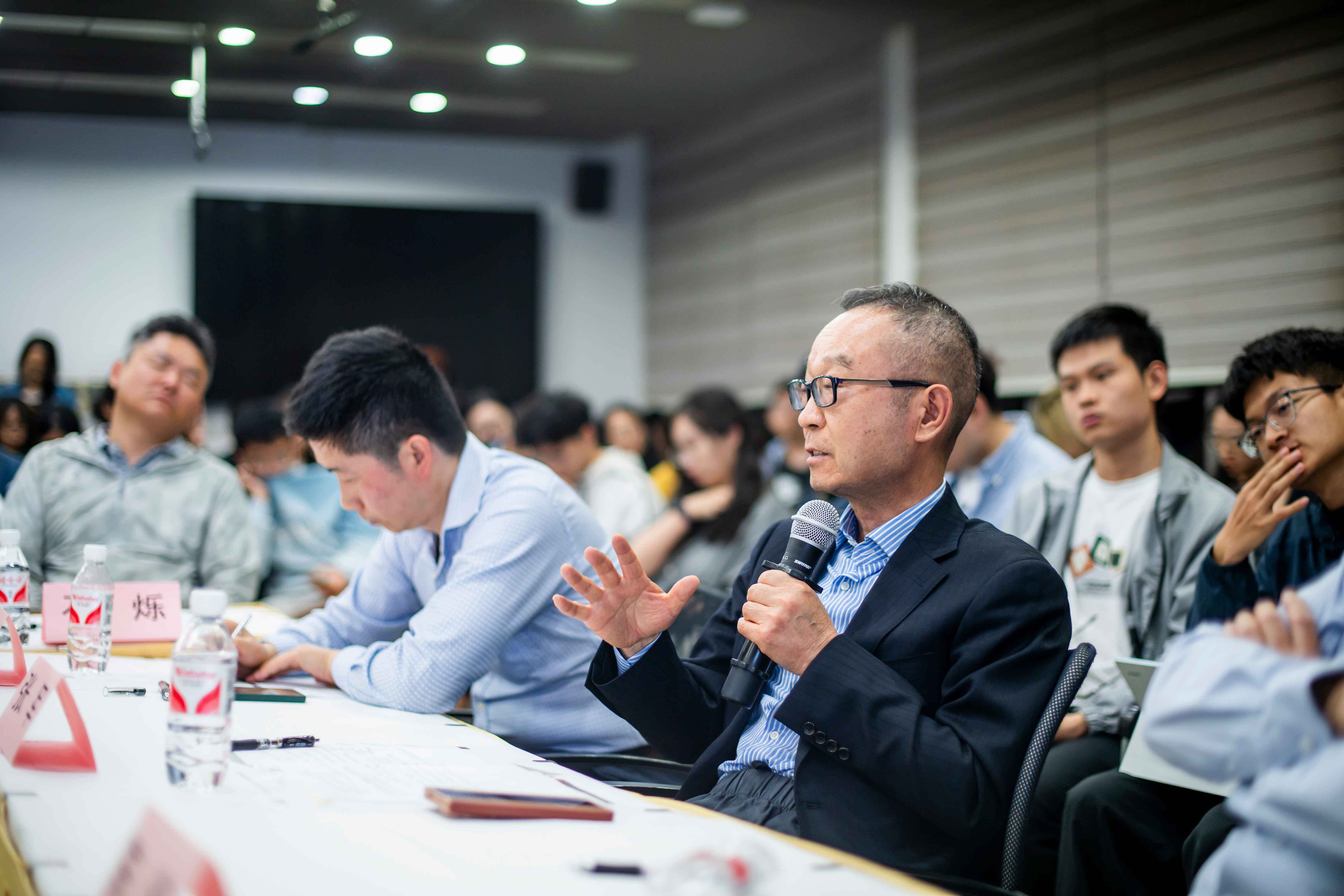 张军：关税战给了我们一个决心<strong></p>
<p>炒币如何看盘</strong>，必须把扩大内需的堵点真正解决掉