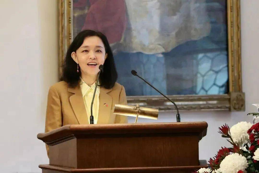 41岁升正厅的她<strong></p>
<p>货币超发如何保值</strong>，职务调整（附简历）