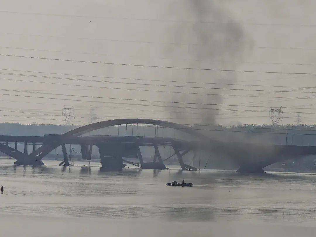 北京潮白河大桥部分路段起火坍塌<strong></p>
<p>如何买币</strong>，官方：原因正调查