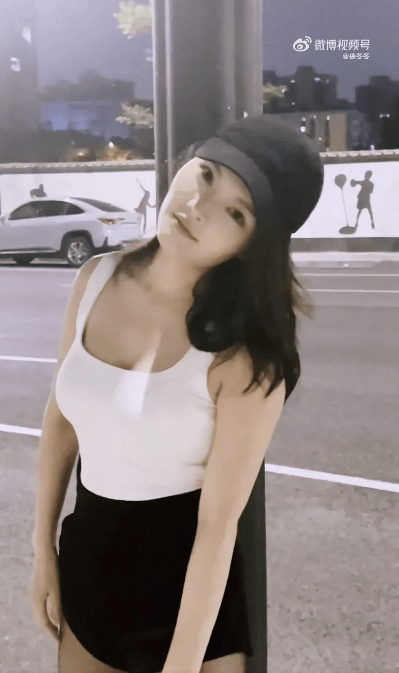 “椰树女神”徐冬冬大方晒照<strong></p>
<p>91币怎么获得</strong>，并配文：我的蝴蝶袖，很丰腴！